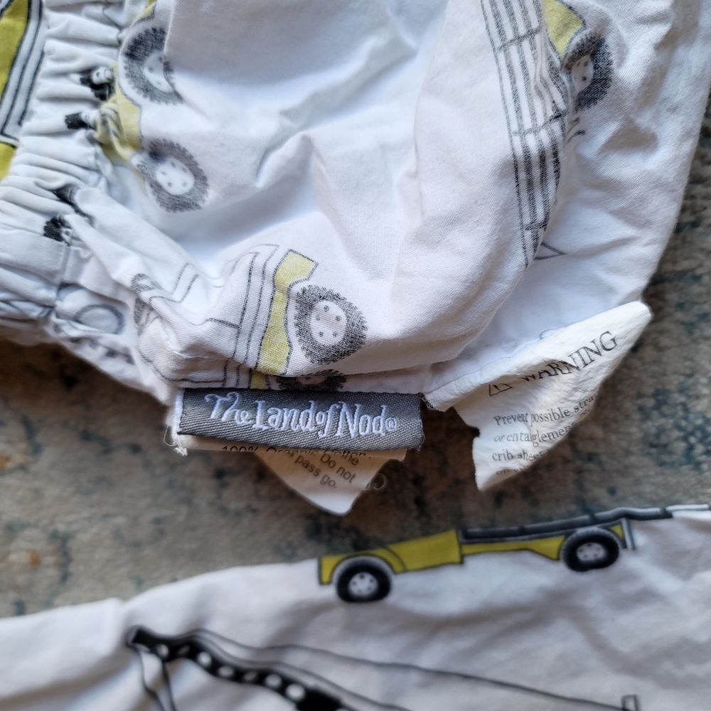 🌿The Land of Nod | Crate & Barrel Organic Builder's Toddler 3 Piece Sheet Set🌿 - Picture 4 of 9